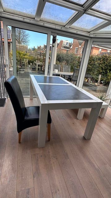 Eettafel met 6 stoelen en salontafel - Gratis af te halen!