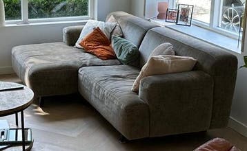 Bank met chaise longue taupe