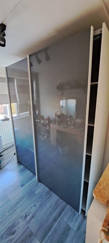 Grote kledingkast GRATIS AFHALEN ZELF DEMONTEREN