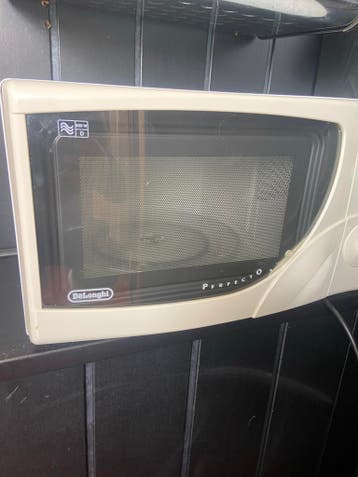 DeLonghi Perfecto Magnetron 800W