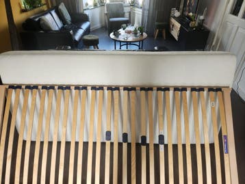 GRATIS OPHALEN lattenbodem met matras 200x90