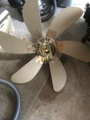 Gratis ventilator, lamp werkt niet