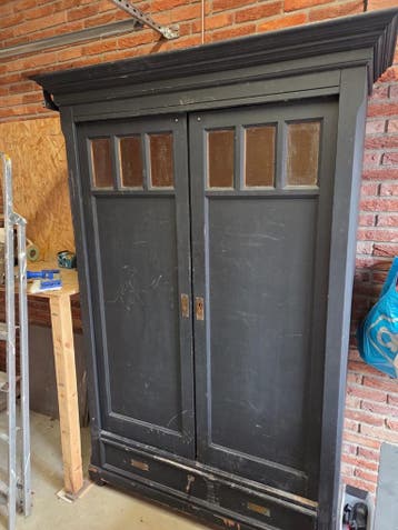 Gratis afhalen: Massieve Broodkast - Opknapper met Potentie