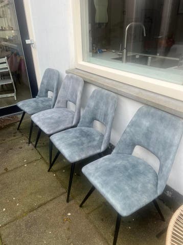 GRATIS ophalen 4 eetlamerstoelen
