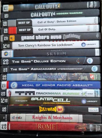 2 dozen met CD spellen voor de computer