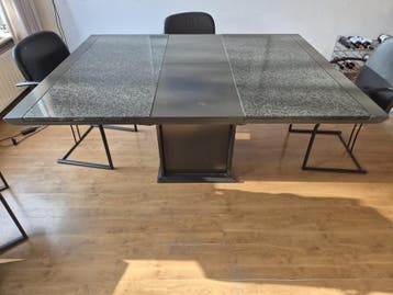 Tafel dressoir en vitrine kast