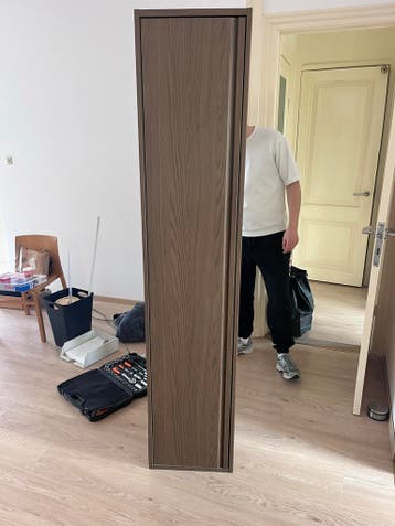 Gratis af te halen: Smalle IKEA kast - snel weg!