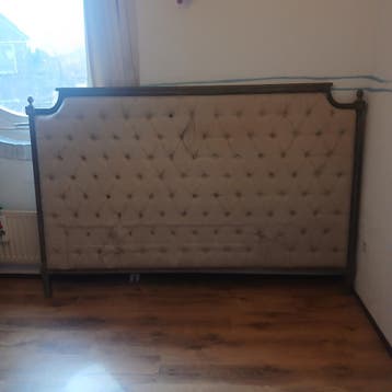 Hoofdbord 200b x 133h cm opknapper of neem het zoals die is