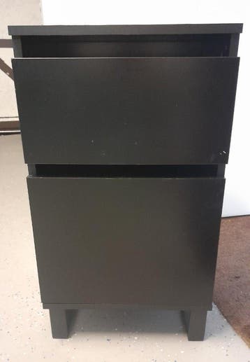 zwart kastje 70 cm x 40 cm x 35 cm GRATIS