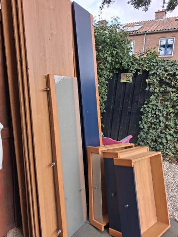 Nette kast, gratis af te halen