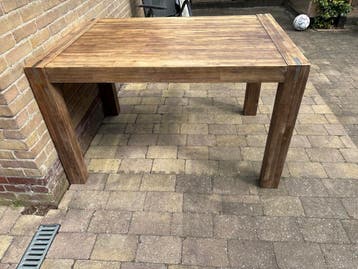 Houten eettafel 140x100