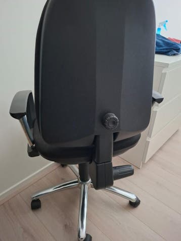 Desk chair