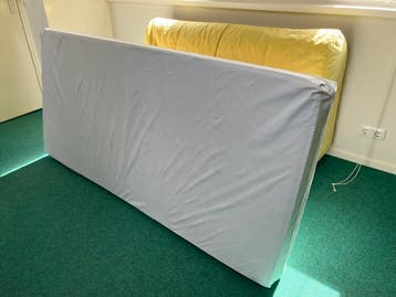 GRATIS 3 prima matrassen. Afhalen dit weekend in Elsloo.