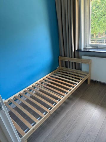 IKEA NEIDEN bed 90x200 met lattenbodem