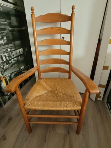 Oma stoel geloogd Grenen  Gratis