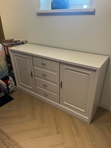 Gratis af te halen: Ruim dressoir met lades en deuren