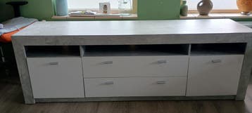 Modern TV meubel / dressoir met opbergruimte