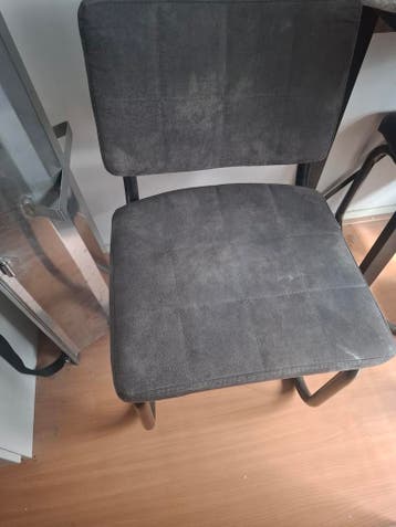 4 antraciet stoelen - gratis af te halen