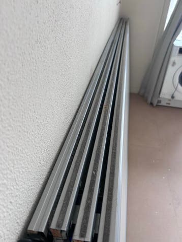 GRATIS Vier schuifdeuren voor inbouwkast