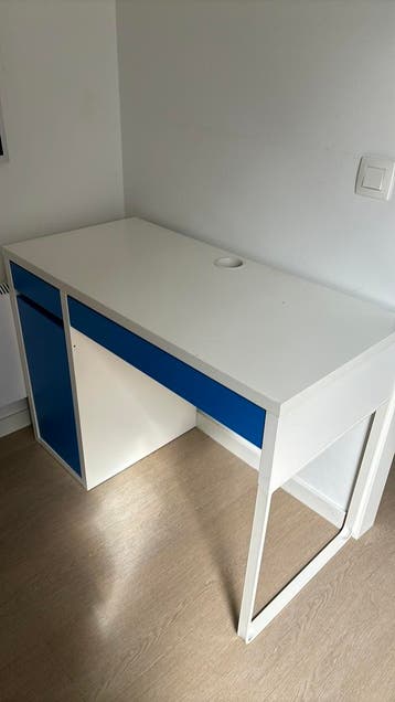 Leuk bureau Ikea (blauw)