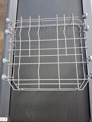 Gratis Vaatwasser rekken en  - Zo goed als nieuw