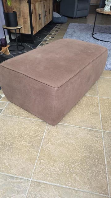 Gratis af te halen: Bruine hocker / poef (95x55x35 cm)