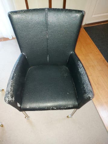 6 Stoelen gratis in Drachten.