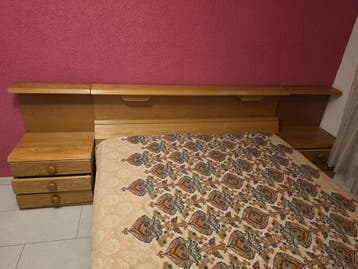 Gratis compleet bed met nachtkastjes