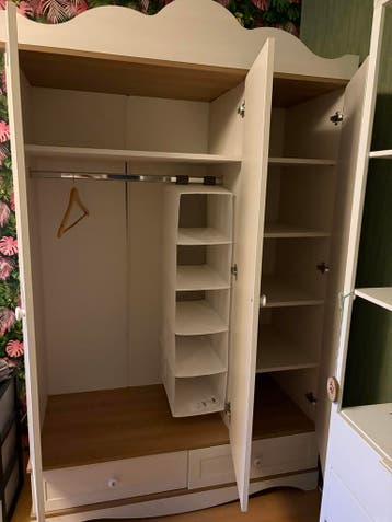 Kledingkast met 3 deuren en 2 lades