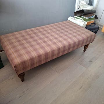 Gratis ophalen grote hocker/ voetenbank