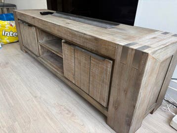 Gratis TV-meubel / dressoir - Wegens samenwonen