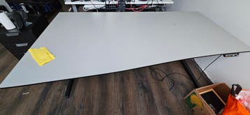 Ahrend elektrisch verstelbaar bureau 180x80