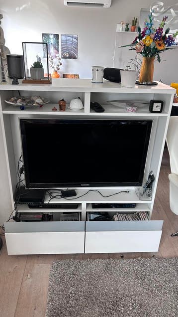 Ikea tv kast 120 b, 130 h, 42 diep