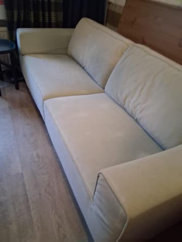 Driezitsbank voor een paasei