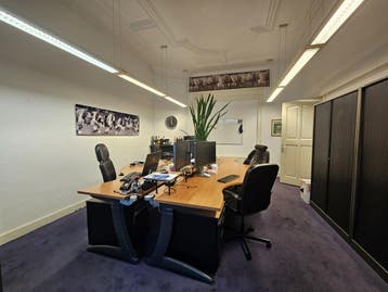 6 bureaus en 3 kasten - Complete kantooropstelling