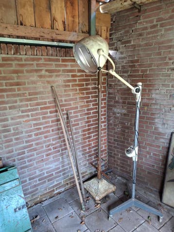 Vintage-retro medische uv infrarood lamp