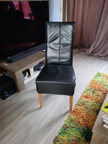 6 eetkamerstoelen gratis