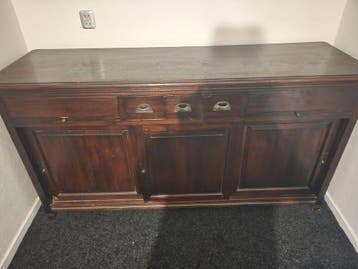 Koloniale dressoir en tv-meubel en eethoek