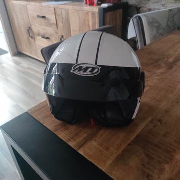 Scooterhelm maat XS - Zo goed als nieuw met beschermhoes