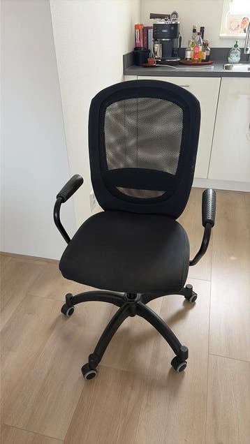 Zwarte bureaustoel (gratis ophalen)