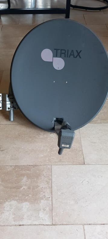 Triax schotelantenne met Philips digitale ontvanger