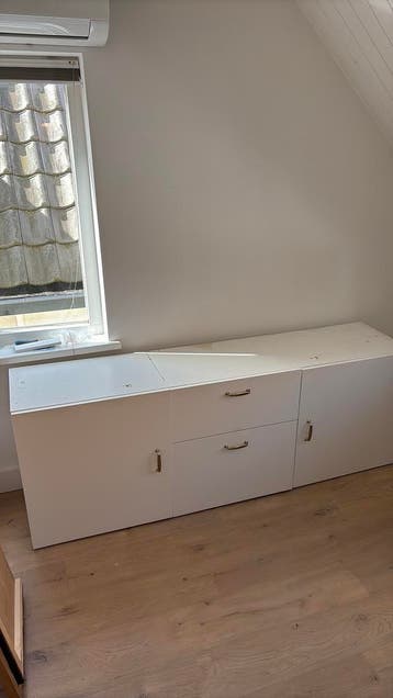 Kast ikea - gratis ophalen (zonder handvatten)