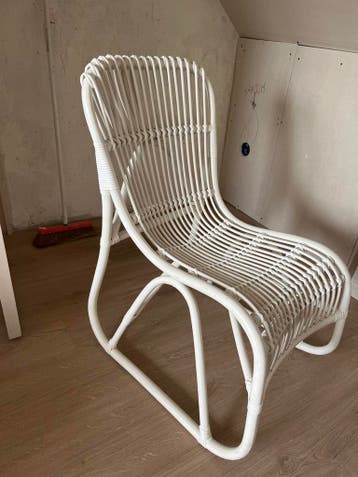 Witte rotan stoel - comfortabel en stijlvol