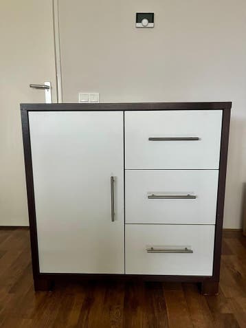 Opbergkastje met lades en deur