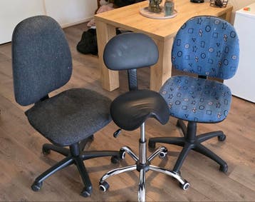 3 bureaustoelen