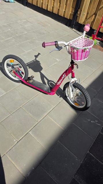 Roze step met mandje