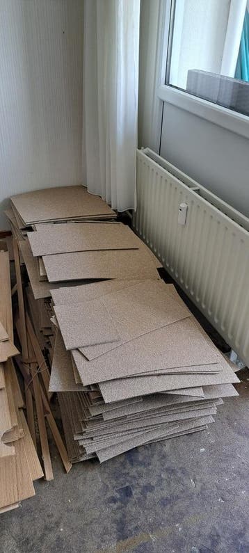 GRATIS AF TE HALEN, Tapijttegels zandkleurig, slijtvast