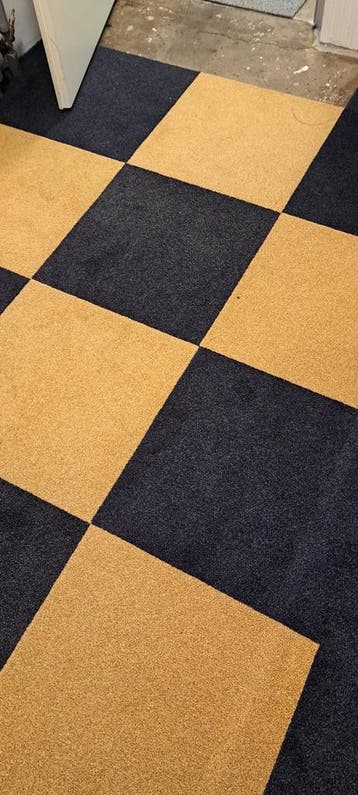 Vloertegels donkerblauw en geel, GRATIS af te halen