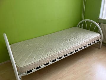 Eenpersoonsbed met matras
