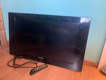 GRATIS AFHALEN Samsung 32 inch LCD tv met muurbeugel
